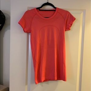 lululemon size 6 short sleeve top